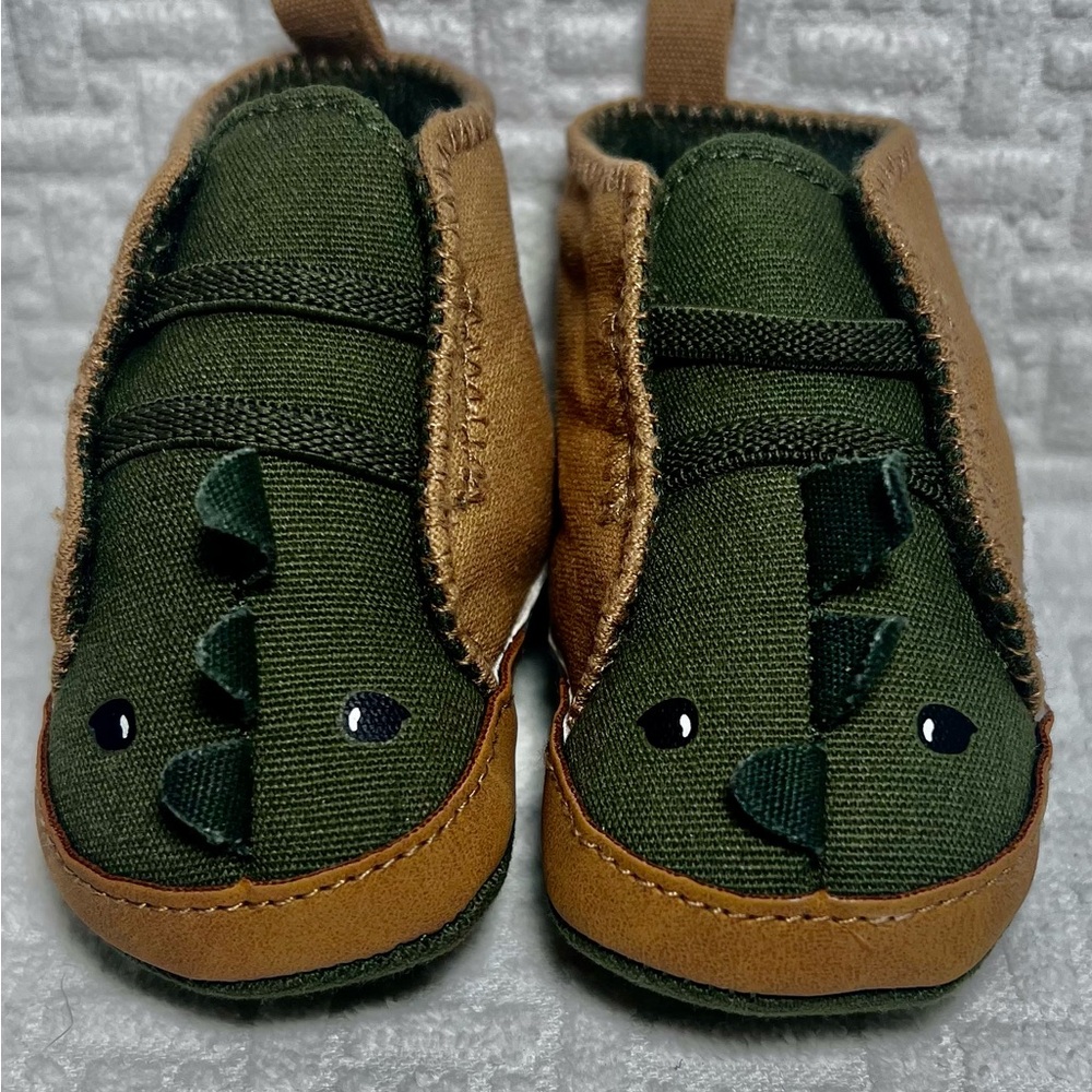 Carter baby shoes 0-3 mo